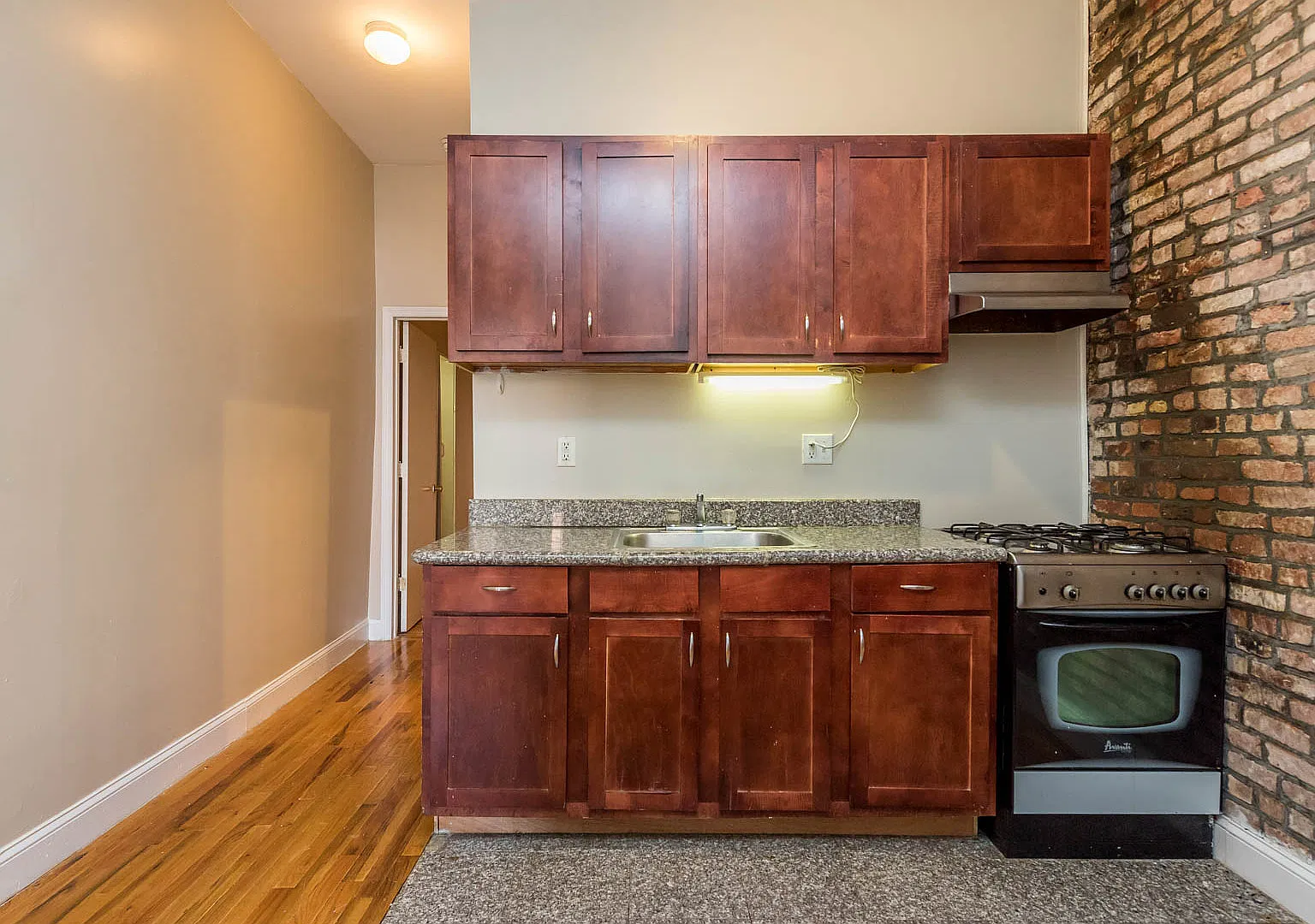 346 Gates Avenue — Photo 1