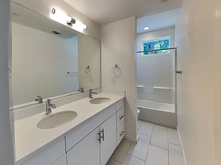 392 Midstream Ln — Photo 6