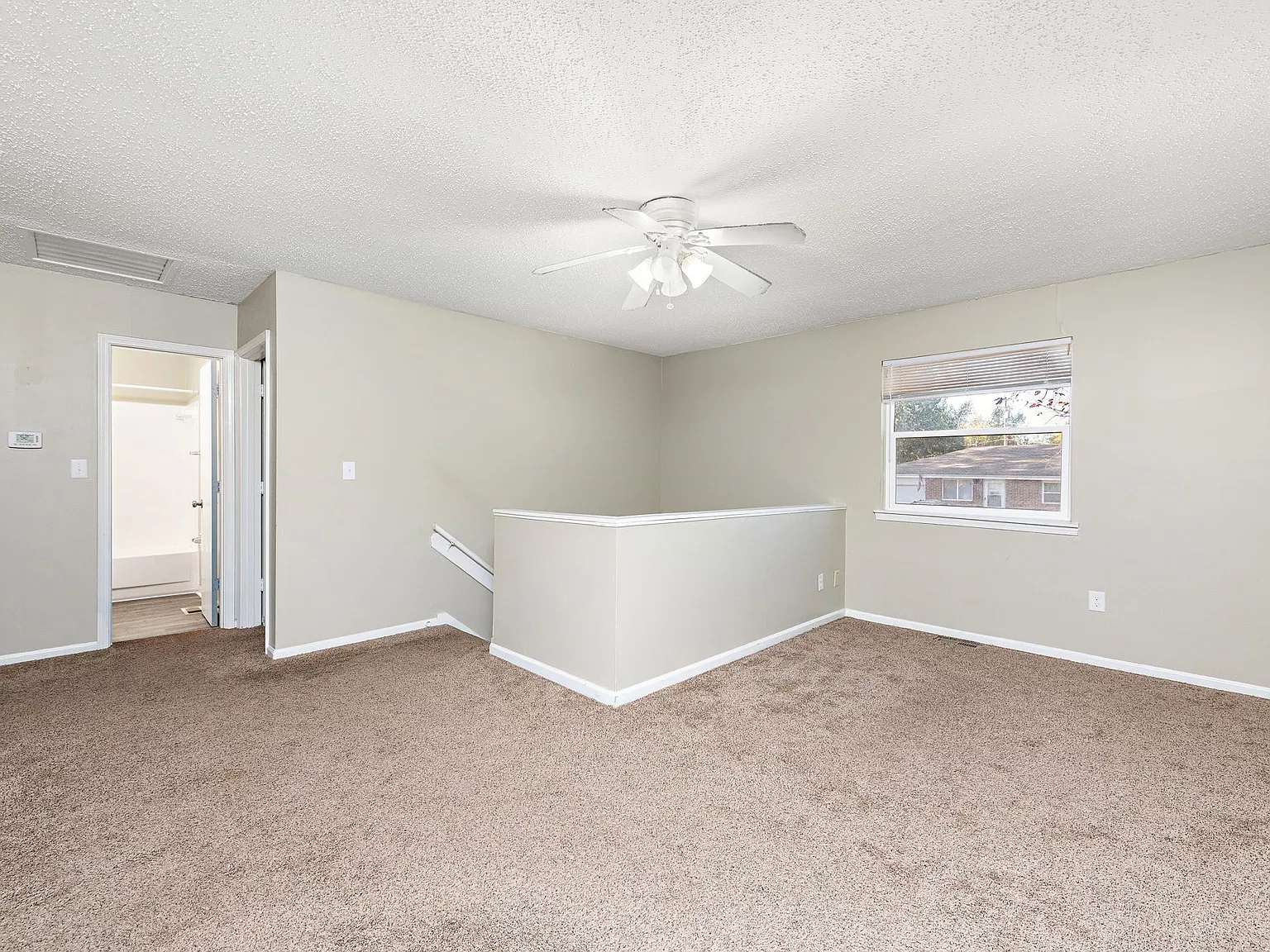 3 bed, 1600 sqft, $1,300 — Photo 3