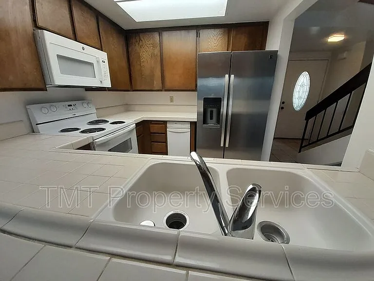 413 E Rice Ranch Rd — Photo 2