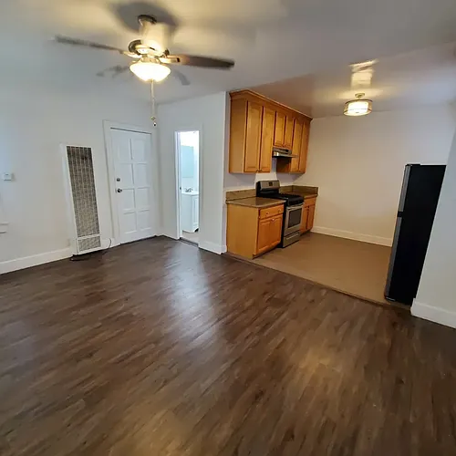5414 Fountain Ave Photo 1