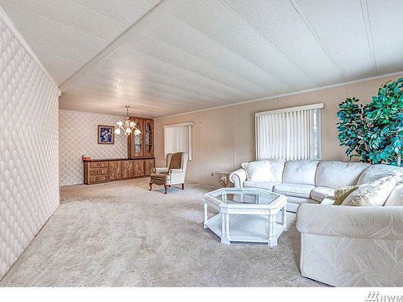 4th image of 2427 Nightingale Ln