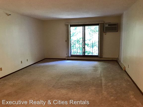 4th image of 5643 Green Circle Dr APT 300