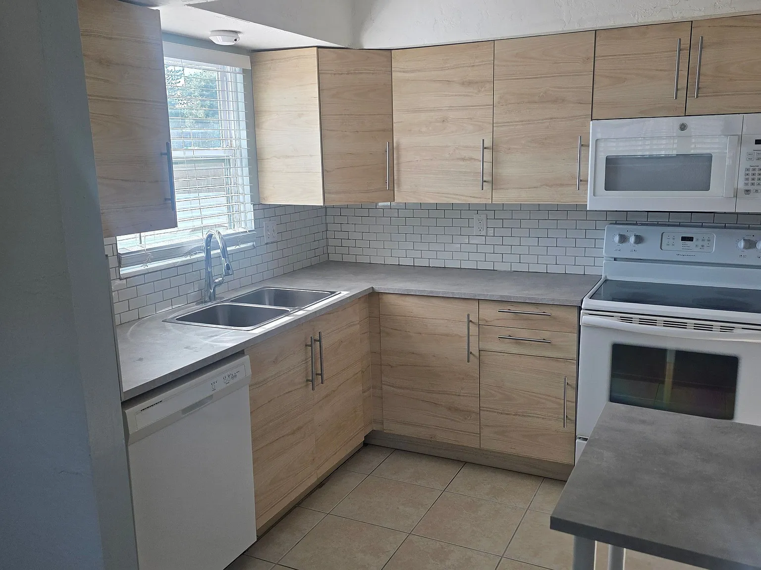 2 bed, 1.0 bath, 1060 sqft, $1,750 — Photo 4