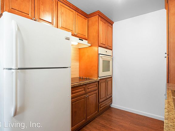 2nd image of 897 Northrup St APT 14
