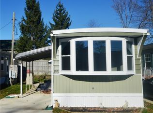 27216 Cook Rd, Olmsted Falls, OH 44138