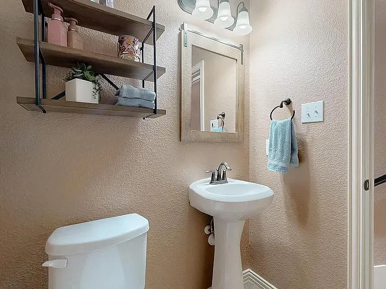 6948 Carrington Ln — Photo 6