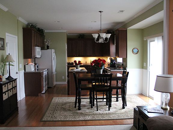Dining/Kitchen