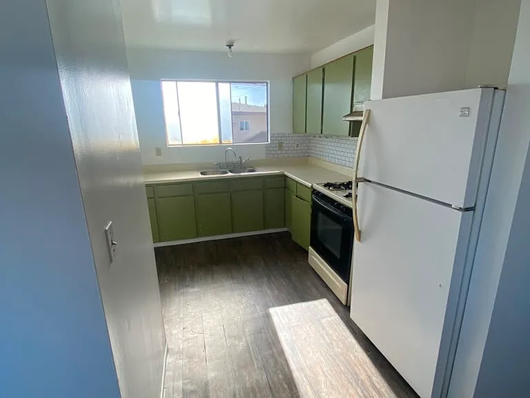 1367 Saint Louis Ave #B — Photo 7