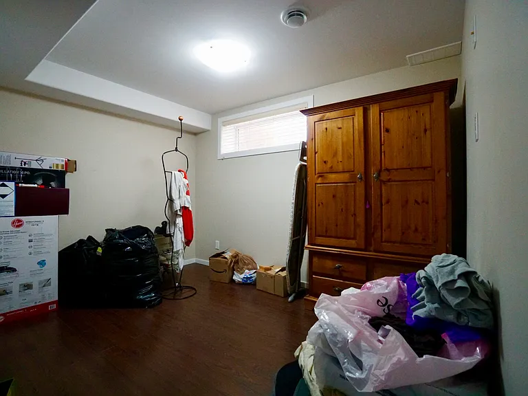 2495 King Edward St — Photo 9