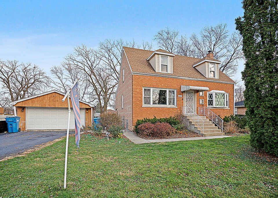 1st image of 1119 N Leclaire Ave