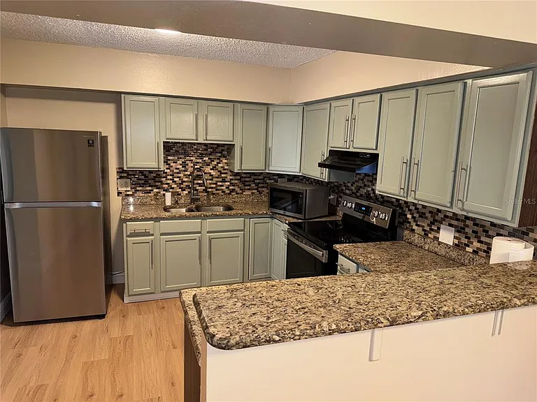 613 Carol Ter #MAIN — Photo 2