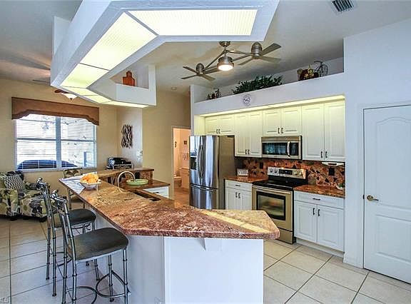 3rd image of 2715 SW 35th Ln