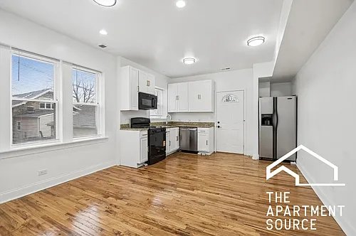 3849 W Ainslie St #1 Photo 1 3849 W Ainslie St #1 Photo 1