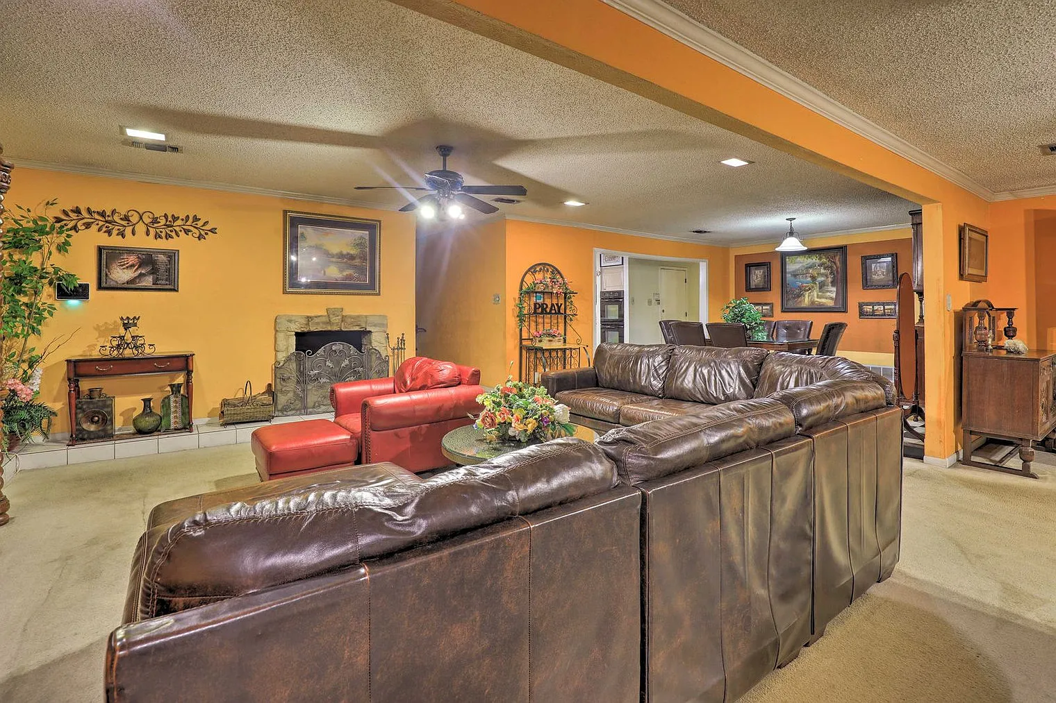 4 bed, 2.0 bath, 2497 sqft, $3,128 — Photo 1