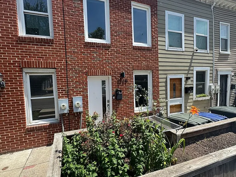 1530 Levis St NE — Photo 14