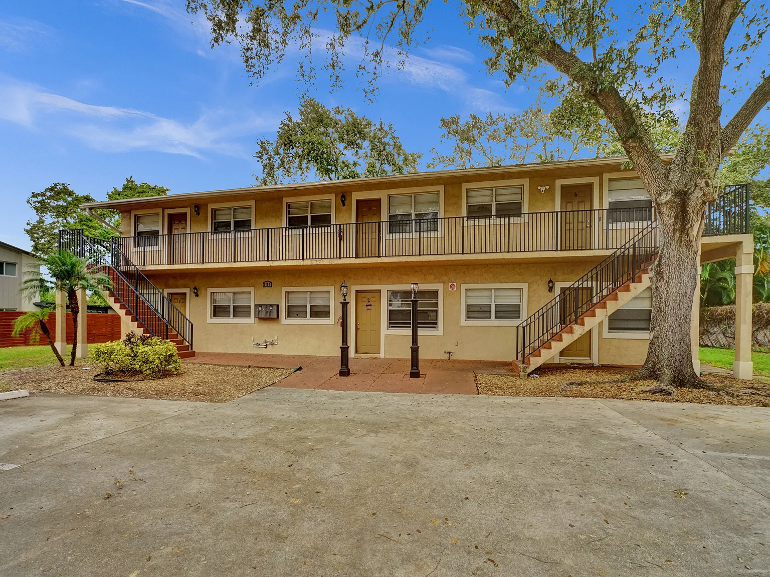 2 bed, 900 sqft, $1,850 — Photo 3
