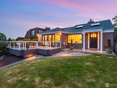 2559 24th Avenue W, Seattle, WA, 98199