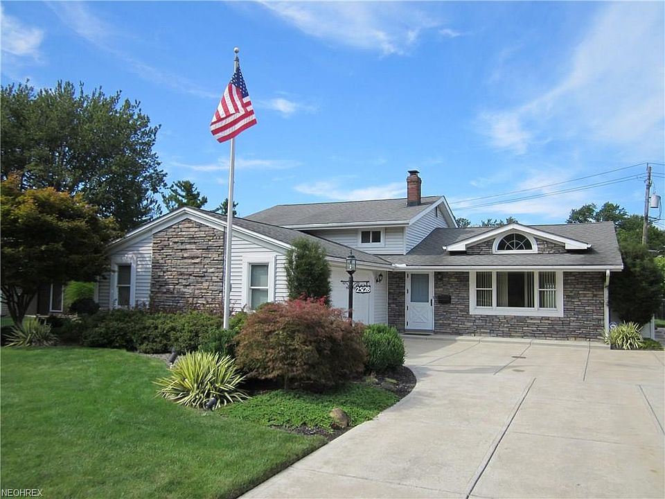 1st image of 25128 Mitchell Dr