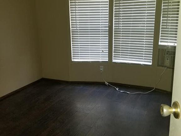 4th image of 25641 Walker Ln