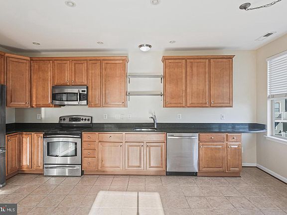 4th image of 1007 Granby St #187-2
