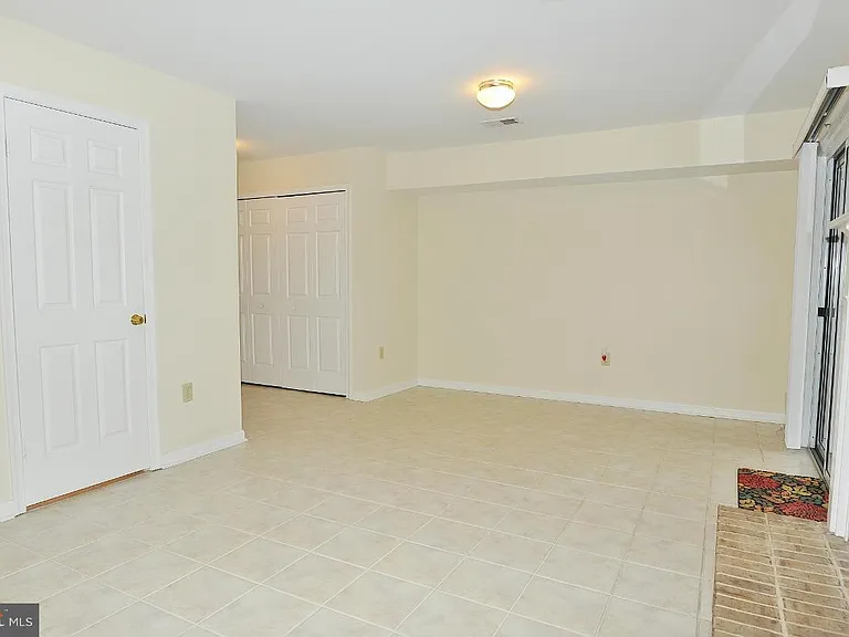 7411 Salford Ct — Photo 21