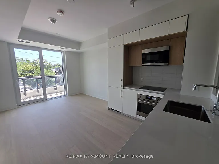 322 Dupont St #307 — Photo 5