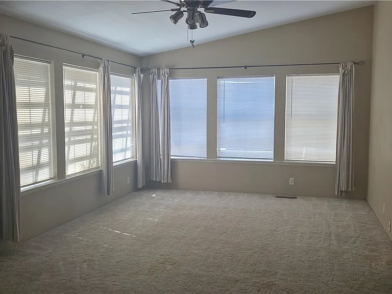 840 E Country Place Rd — Photo 12