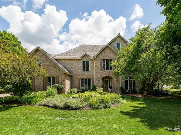 4211 Legend Ct, Naperville, IL 60564