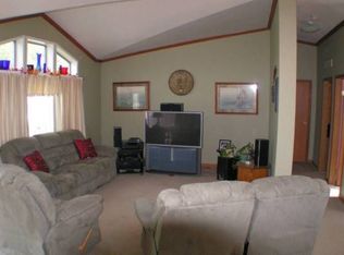 11324 S Wanamaker Rd, Carbondale, KS 66414