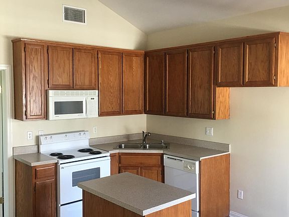 3rd image of 9825 Topanga Canyon Blvd Unit 23