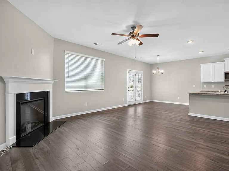 446 Furlough Dr — Photo 7