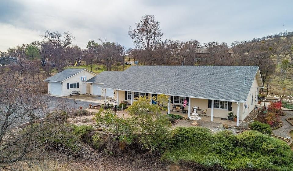 1st image of 13933 Cadena Way