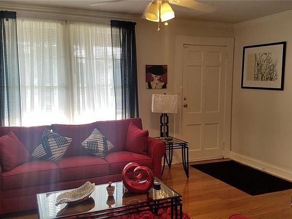 4th image of 425 25th Ave E