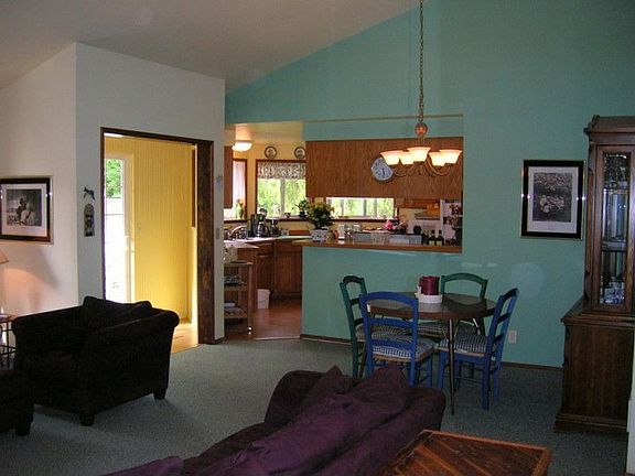 Open Great Room with Vaulted Ceilings