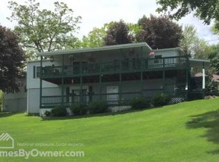 24 N Wolf Lake Rd, Muskegon, MI 49442