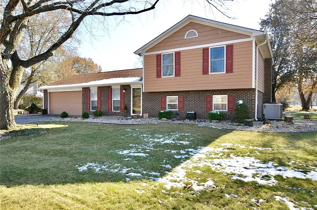 8251 Pointers Ct photo 1