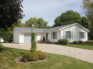 409 Woodview Ct, Elkhart Lake, WI 53020