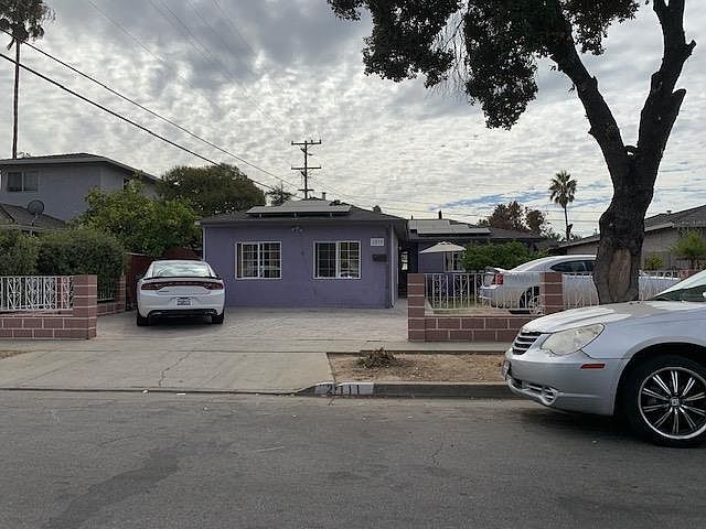 2nd image of 2111 Panama Ave