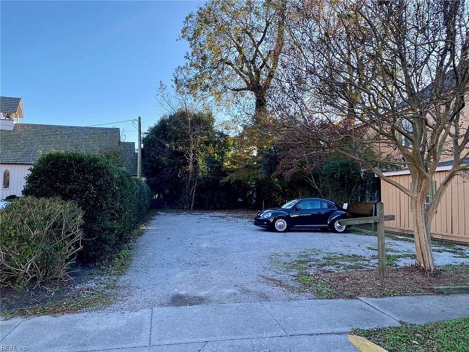 1st image of 405 E Fearing St