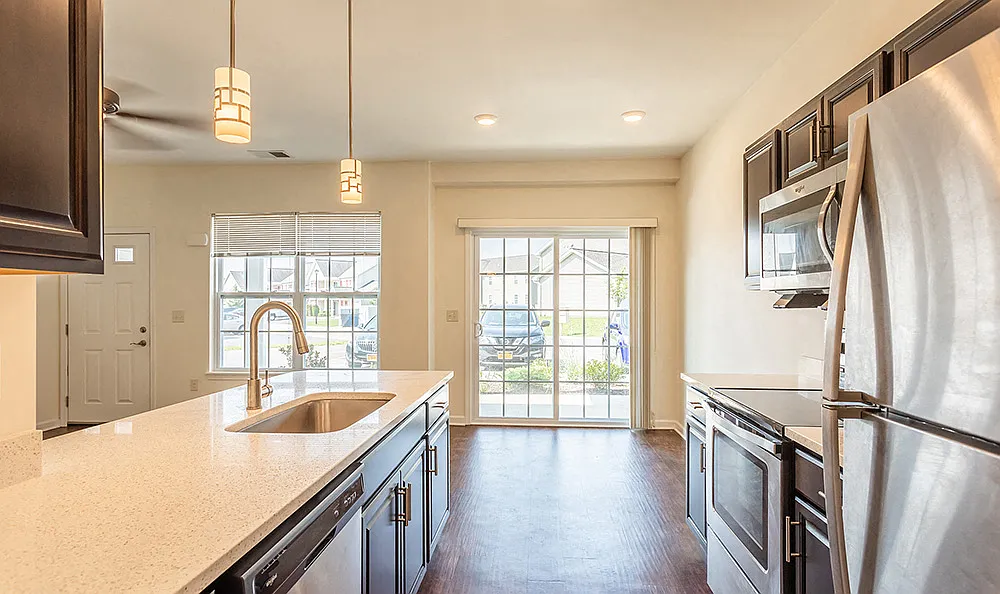 Avon Commons Apartment Homes — Photo 4