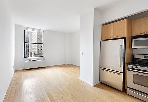 3rd image of 90 West St APT 7C
