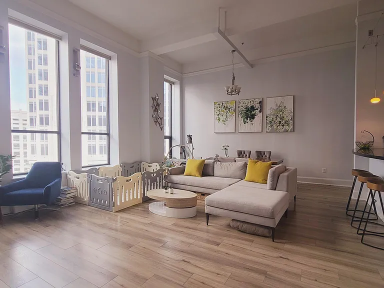 127 N Tryon St #412 — Photo 2