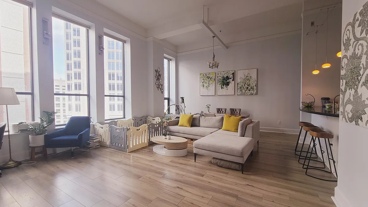 Building Photo - 127 N Tryon St #412