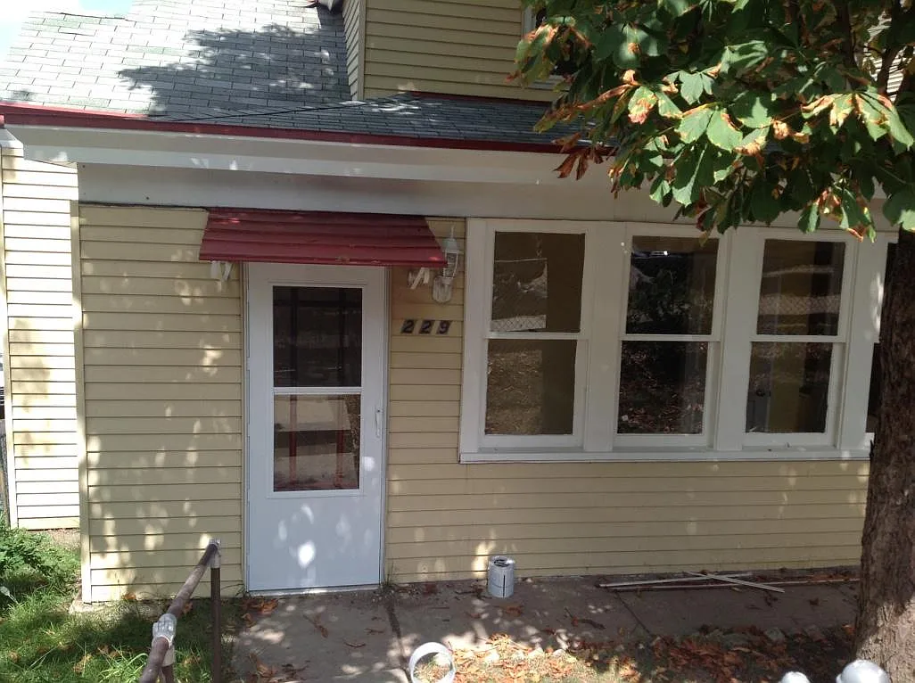 229 Kaercher St photo 1