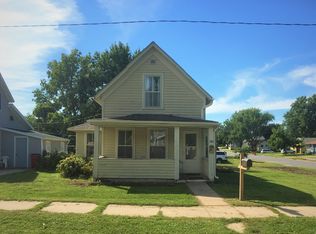 140 3rd St SW, Plainview, MN 55964