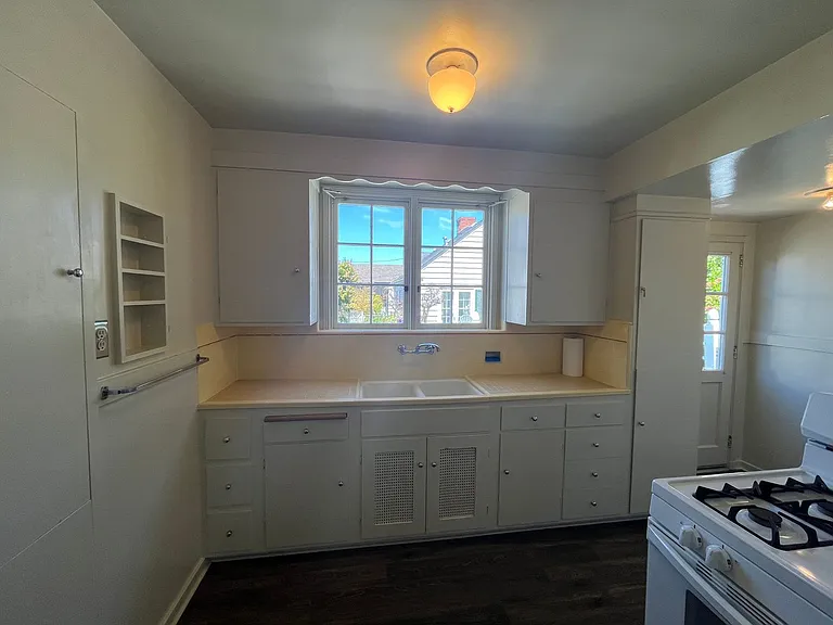 918 F St — Photo 7