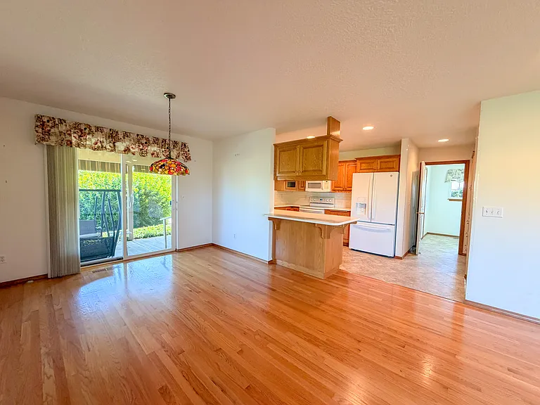 364 SE Davis Ct #364 — Photo 12