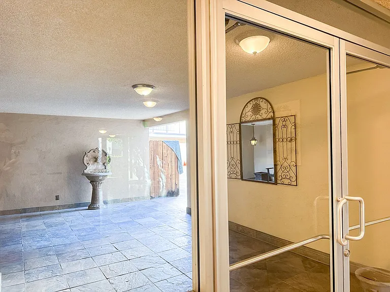718 N Monterey St — Photo 18