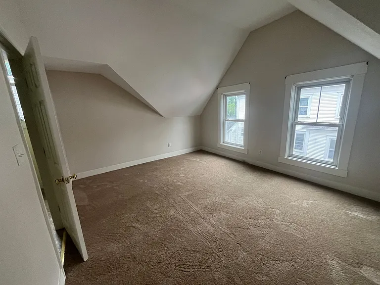 31 Oak St #2 — Photo 7